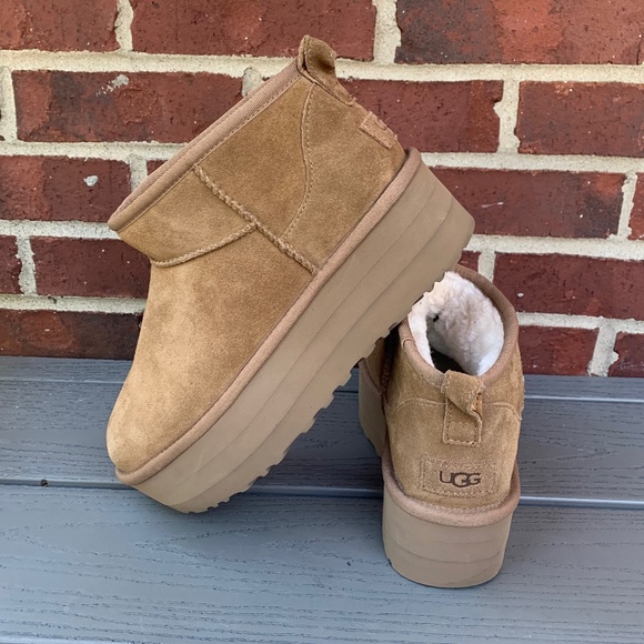 UGG Classic Mini Platform Boot - Picture 1 of 16